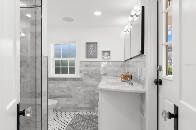 346 16TH AVENUE NE, St Petersburg, FL 33704