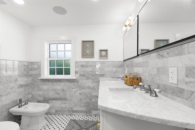 346 16TH AVENUE NE, St Petersburg, FL 33704