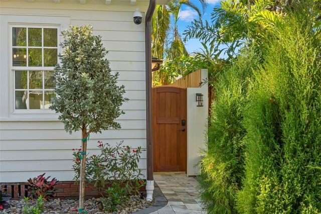 346 16TH AVENUE NE, St Petersburg, FL 33704