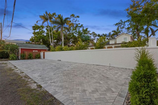 346 16TH AVENUE NE, St Petersburg, FL 33704