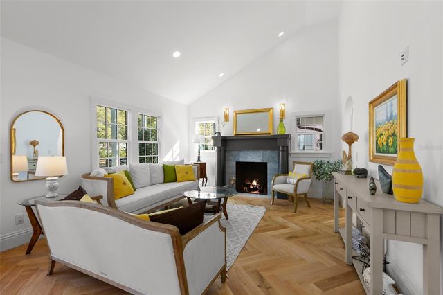 346 16TH AVENUE NE, St Petersburg, FL 33704