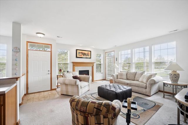 2616 Christie Drive, Algonquin, IL 60102
