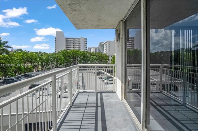 1688 West Ave 408, Miami Beach, FL 33139