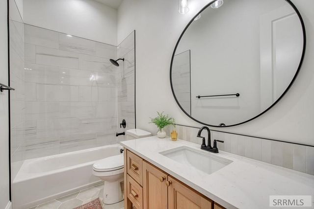 3262 Granger St, Ammon, ID 83406