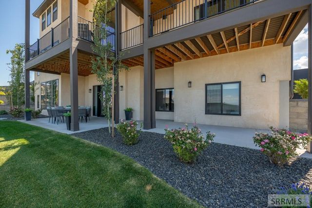 3262 Granger St, Ammon, ID 83406