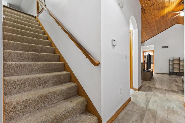 615 Braewood DRIVE, Waterford, WI 53185
