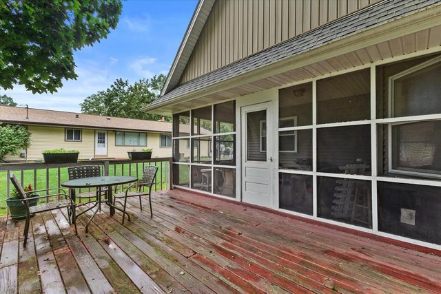 615 Braewood DRIVE, Waterford, WI 53185