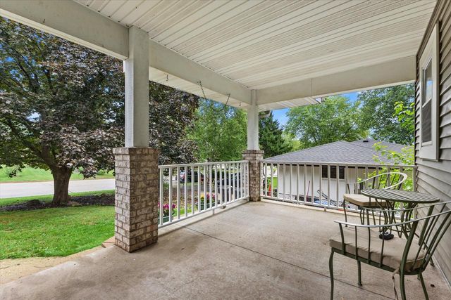 615 Braewood DRIVE, Waterford, WI 53185