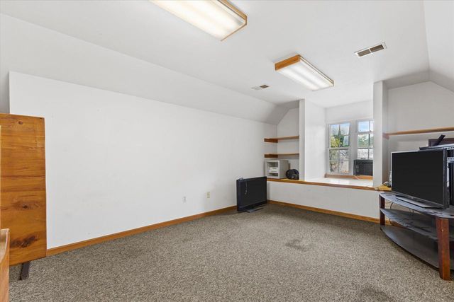 615 Braewood DRIVE, Waterford, WI 53185