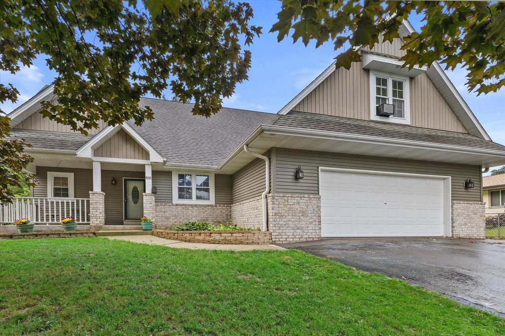 615 Braewood DRIVE, Waterford, WI 53185