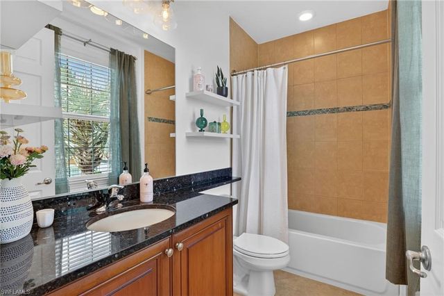 6598 Monterey PT, Naples, FL 34105