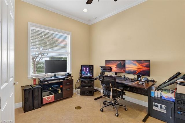6598 Monterey PT, Naples, FL 34105