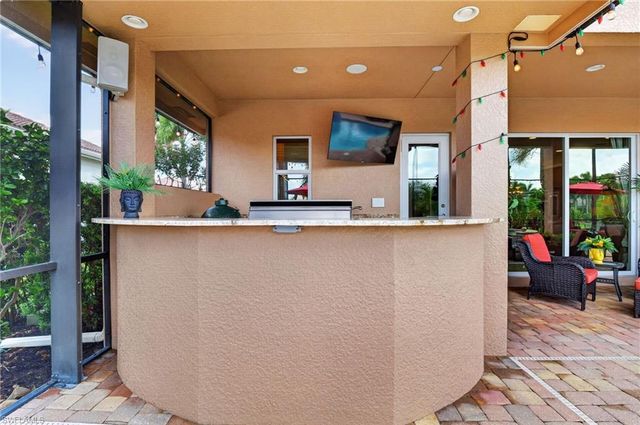 6598 Monterey PT, Naples, FL 34105