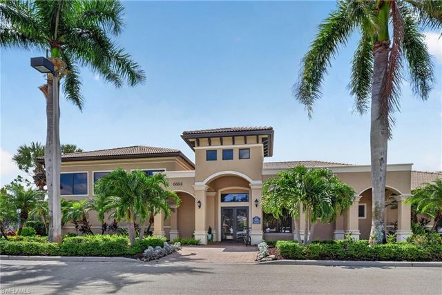 6598 Monterey PT, Naples, FL 34105