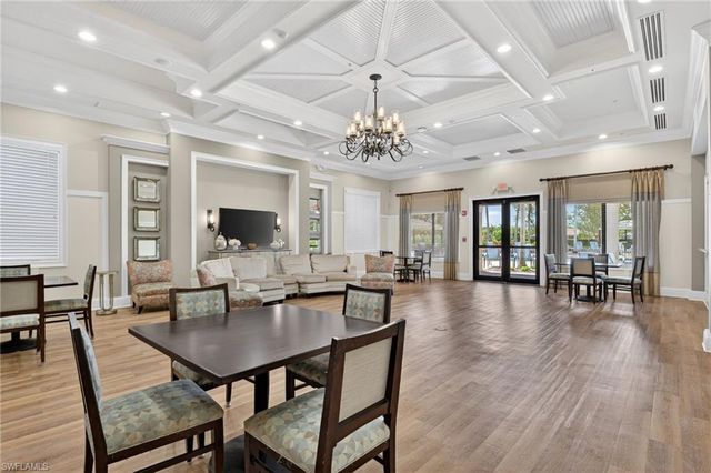 6598 Monterey PT, Naples, FL 34105