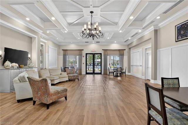 6598 Monterey PT, Naples, FL 34105