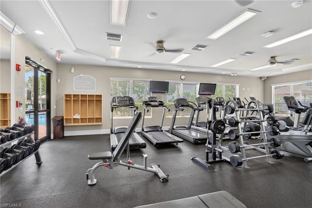 6598 Monterey PT, Naples, FL 34105