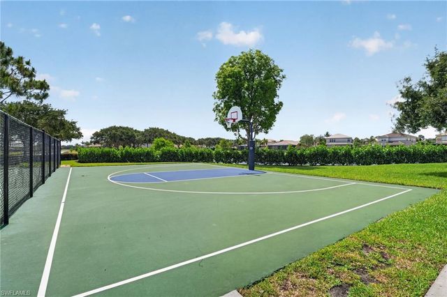 6598 Monterey PT, Naples, FL 34105