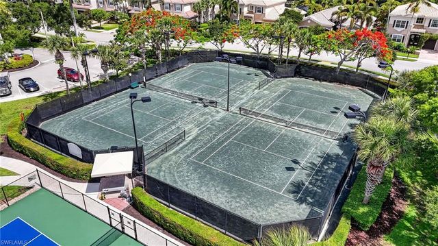 6598 Monterey PT, Naples, FL 34105