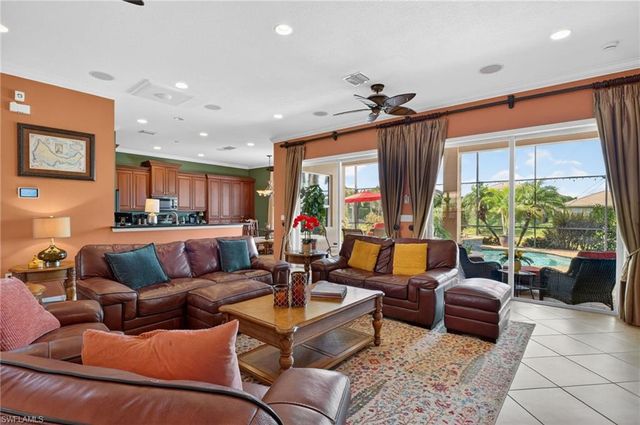 6598 Monterey PT, Naples, FL 34105