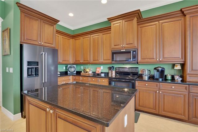 6598 Monterey PT, Naples, FL 34105
