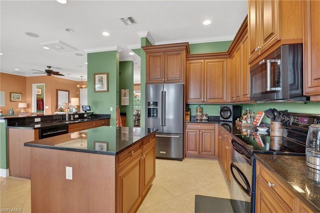 6598 Monterey PT, Naples, FL 34105