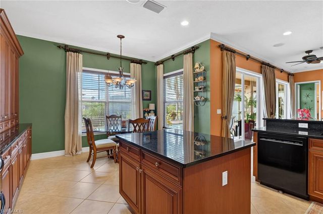 6598 Monterey PT, Naples, FL 34105