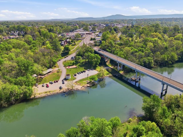212 Westwood Dr, Mcminnville, TN 37110