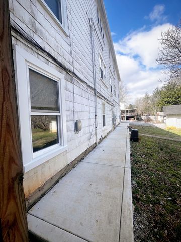 212 Westwood Dr, Mcminnville, TN 37110