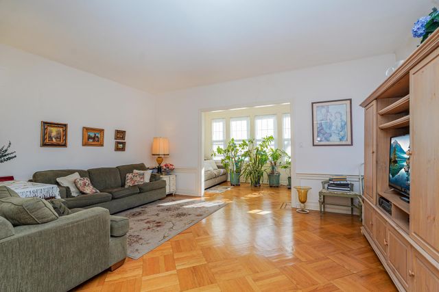 1901 Ave R, New York City, NY 11229