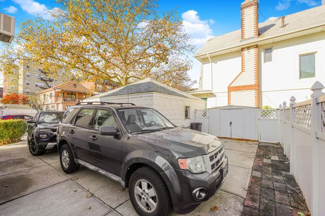 1901 Ave R, New York City, NY 11229