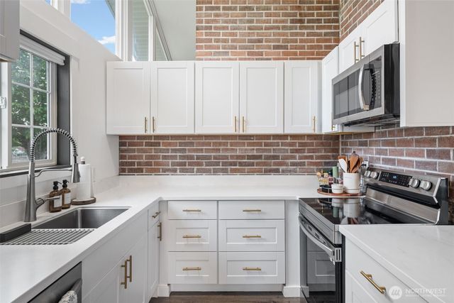 284 S 2nd Street, Buckley, WA 98321