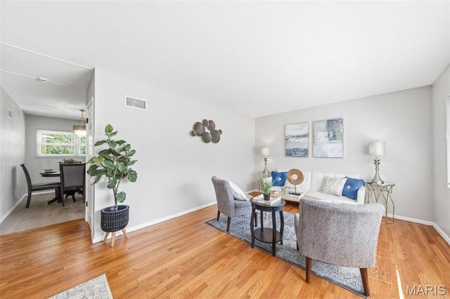 9701 Glen Owen Drive, St Louis, MO 63136