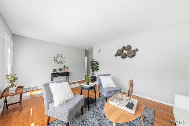 9701 Glen Owen Drive, St Louis, MO 63136