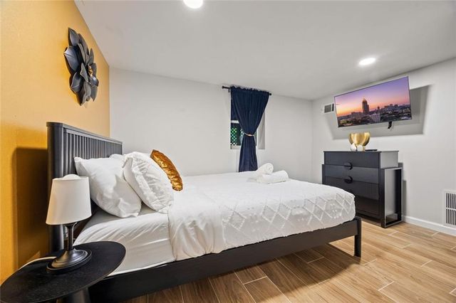 10 Claire SE Drive, Atlanta, GA 30315