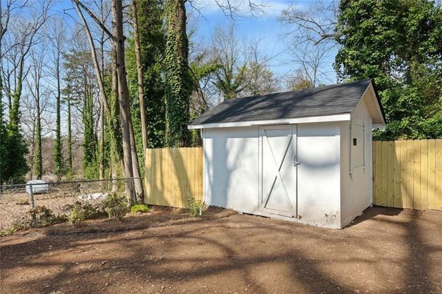 10 Claire SE Drive, Atlanta, GA 30315