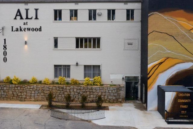 10 Claire SE Drive, Atlanta, GA 30315