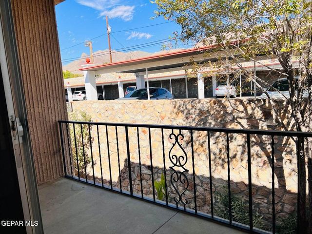 252 Shadow Mountain Drive D12, El Paso, TX 79912