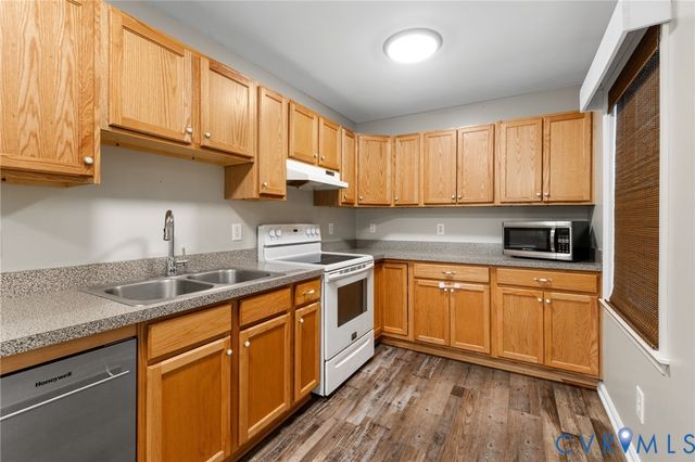 11156 Dude Ranch Rd, Glen Allen, VA 23059
