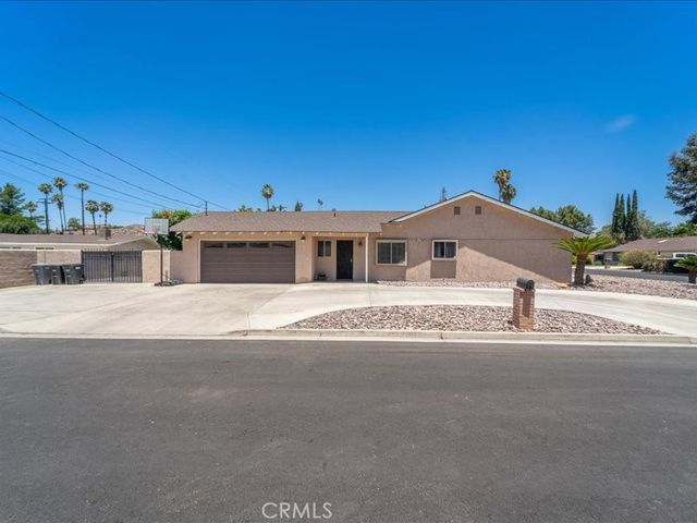 173 Grove, Hemet, CA 92544