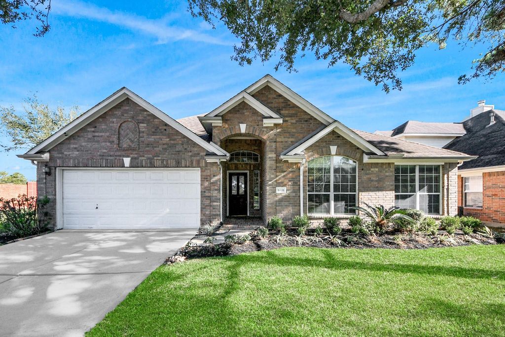 10118 Heron Meadows Drive, Houston, TX 77095