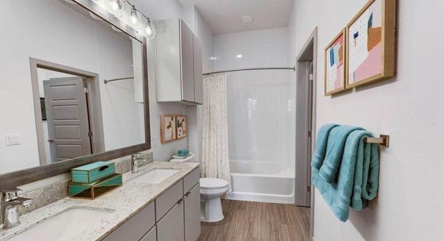 9330 Main Street 102, Houston, TX 77025