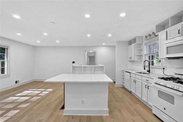 2289 Addison NE Road, Marietta, GA 30066