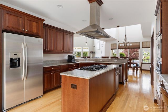2777 SW Fairway Point Drive, Oak Harbor, WA 98277