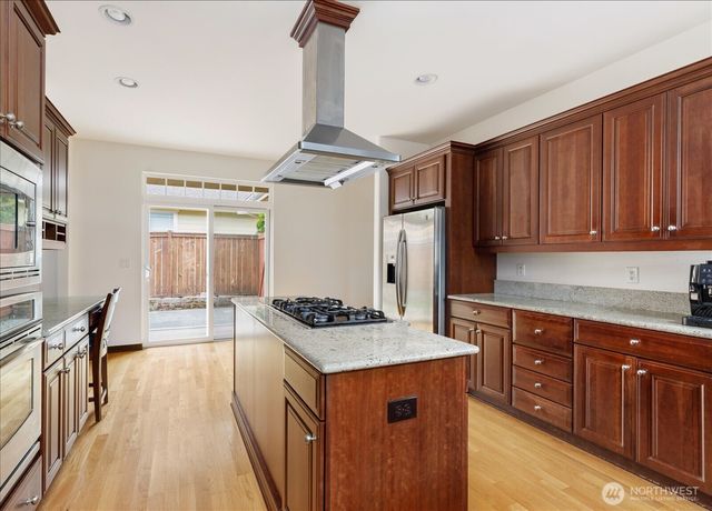 2777 SW Fairway Point Drive, Oak Harbor, WA 98277