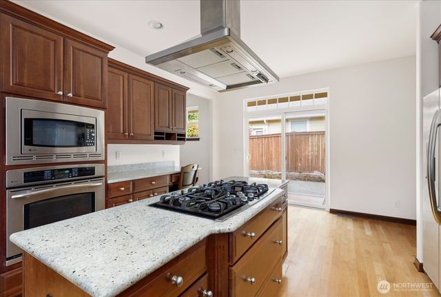 2777 SW Fairway Point Drive, Oak Harbor, WA 98277