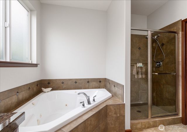 2777 SW Fairway Point Drive, Oak Harbor, WA 98277