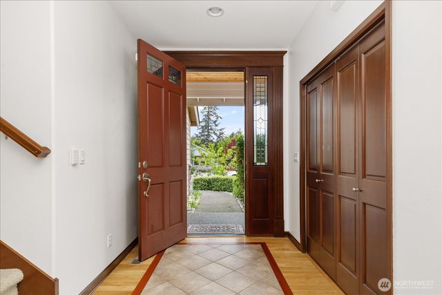 2777 SW Fairway Point Drive, Oak Harbor, WA 98277