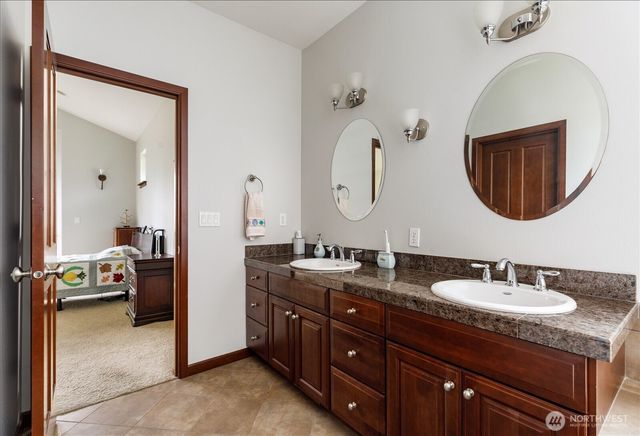 2777 SW Fairway Point Drive, Oak Harbor, WA 98277