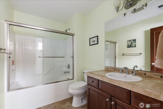2777 SW Fairway Point Drive, Oak Harbor, WA 98277